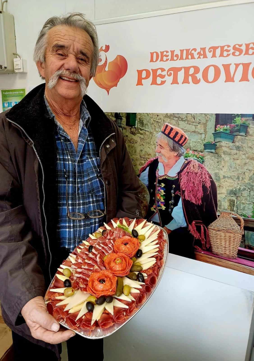 Hit u Delikatesama Petrović su suhomesnate plate: Za njih je zaslužna Slavonka Ljiljana 