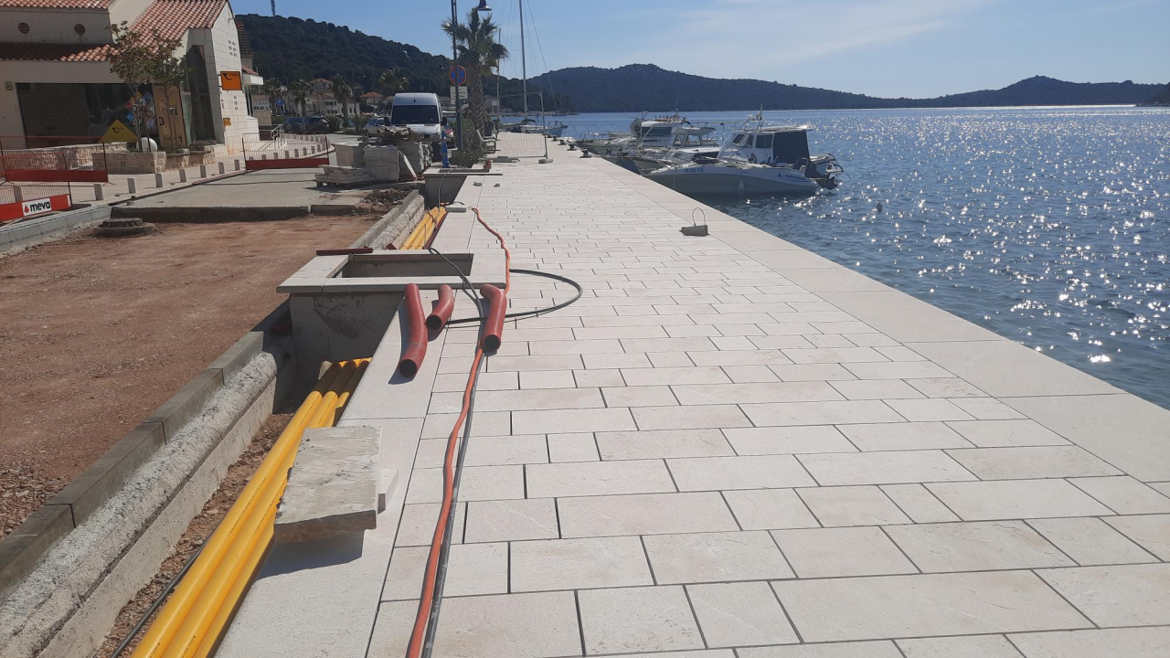 Županijskoj Lučkoj upravi dodijeljeno milijun eura za Rogoznicu, Tribunj, Bilice i Krapanj