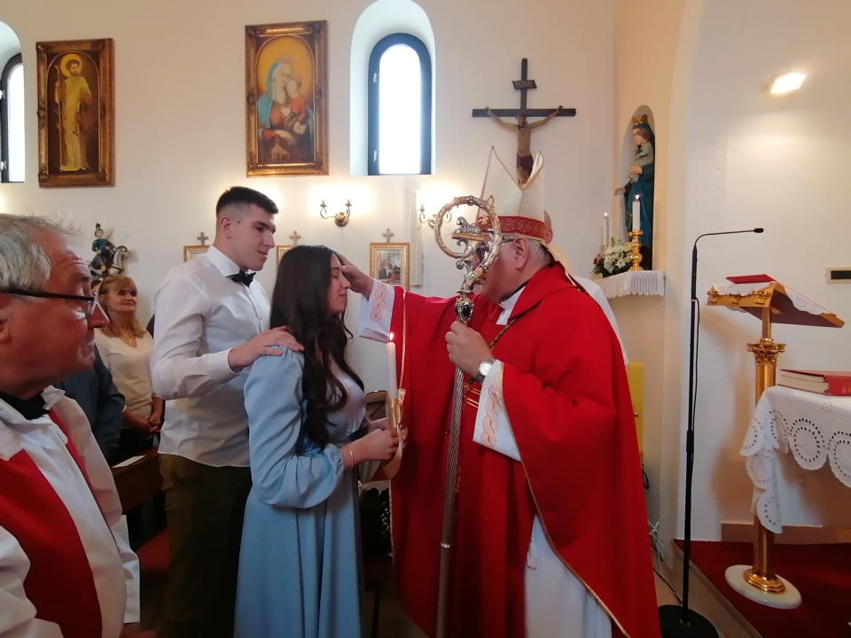 Biskup Rogić blagoslovio crkvu u Kladnjicama