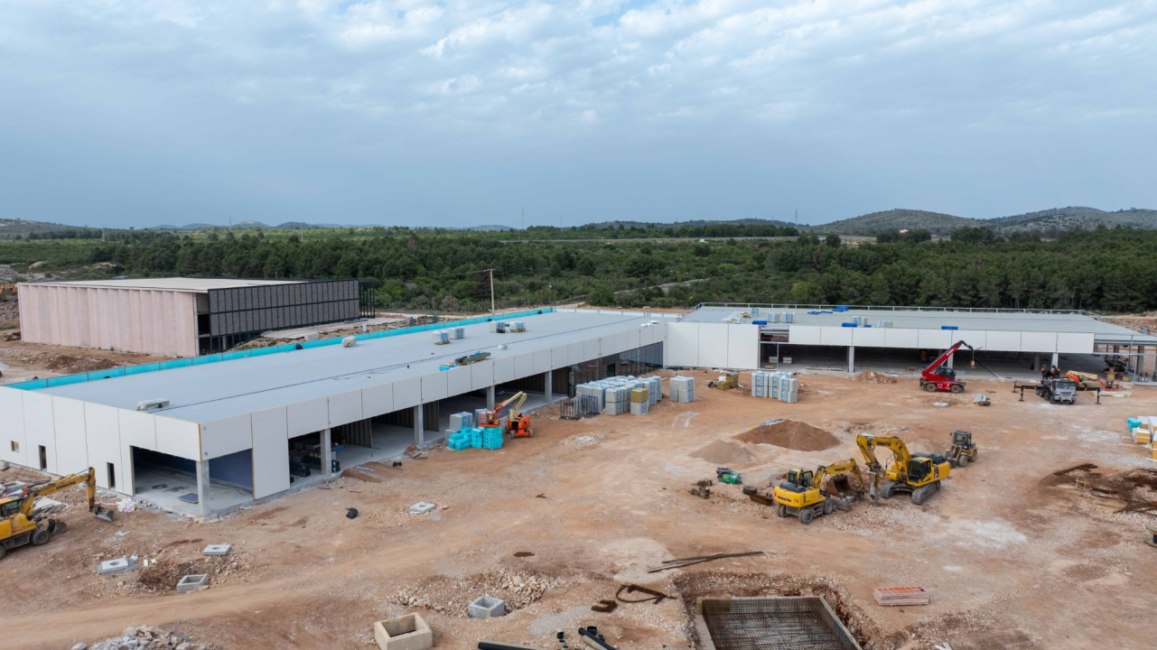 Gradi se novi trgovački centar na ulazu u Vodice