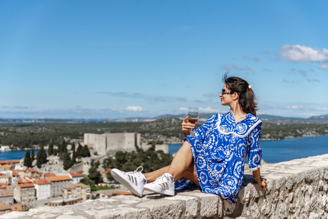 Zagrijavanje na tvrđavi Barone: Kandidatkinje za najljepšu mamu Hrvatske zabavljale se na šibenskom kaštelu