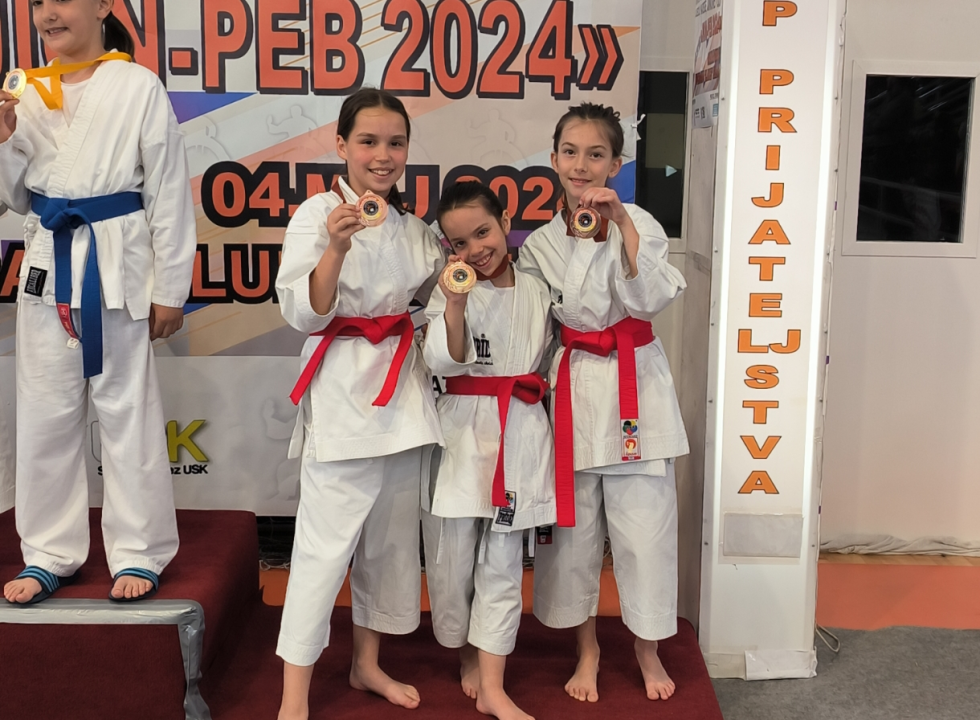 Uspješan vikend za Karate klub "Šibenik" u Bihaću: Vratili se kući s deset medalja