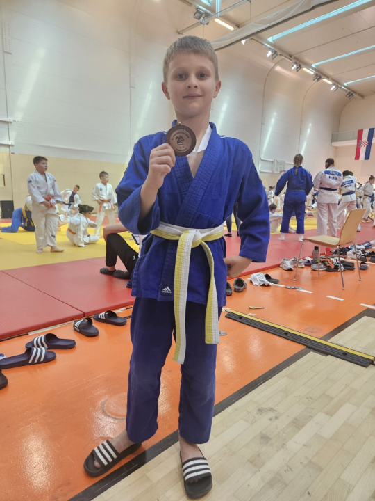 Članovi Judo kluba Šibenik na turniru u Kaštel Sućurcu osvojili četiri medalje  