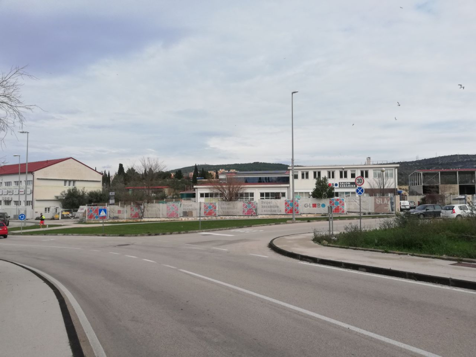 Iznajmljuje se atraktivan uredski prostor u Šibeniku! 