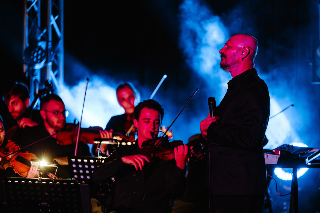 Odlično raspoložena publika i fantastičan nastup Urbana i gudača na Tvrđavi sv. Mihovil