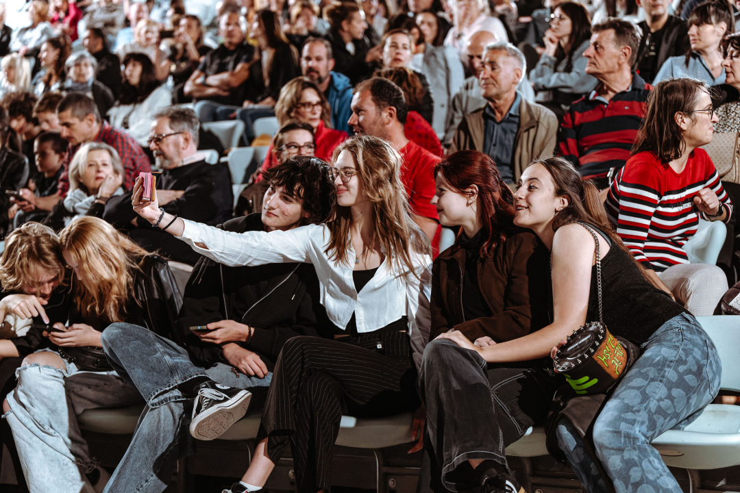Odlično raspoložena publika i fantastičan nastup Urbana i gudača na Tvrđavi sv. Mihovil