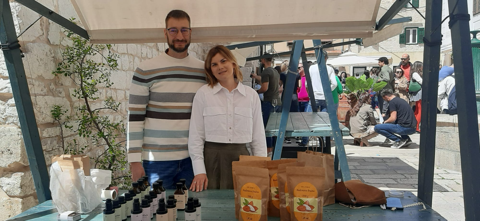 Jure Rončević zajedno s obitelji bavi se uzgojem badema: ‘Nismo htjeli zapustiti djedovinu’