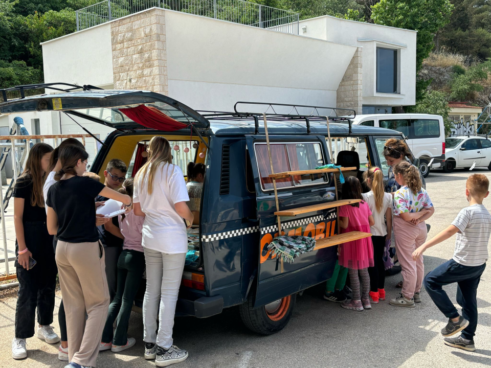 Učenici OŠ Jurja Dalmatinca imaju 'Rostuhare', 'Veličane' i 'Ivančiće', a jučer ih je posjetila originalna 'Klarićka'