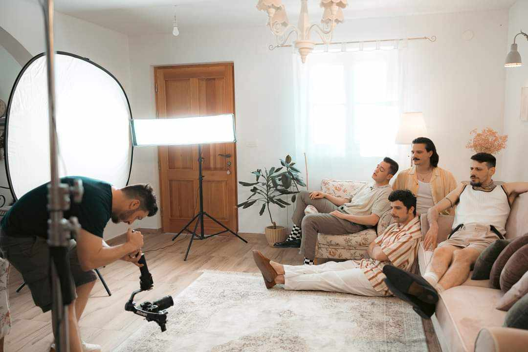 BluVinil izbacio slatki ljetni hit na temu zvijeri i hidrogena, redatelj spota Dugandžić otkriva nam zašto su odlični