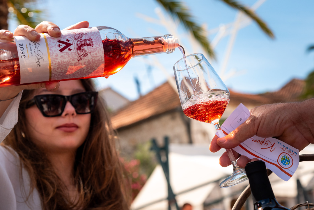 Pogledajte atmosferu jučerašnje marende u Rogoznici!