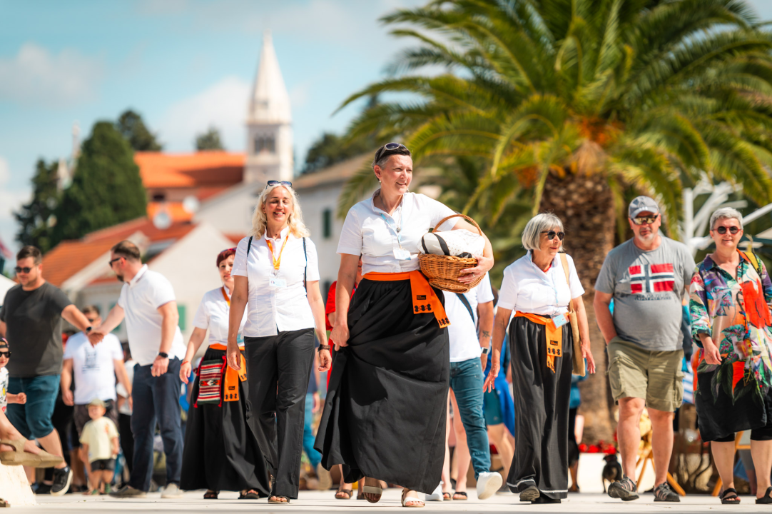 Pogledajte atmosferu jučerašnje marende u Rogoznici!