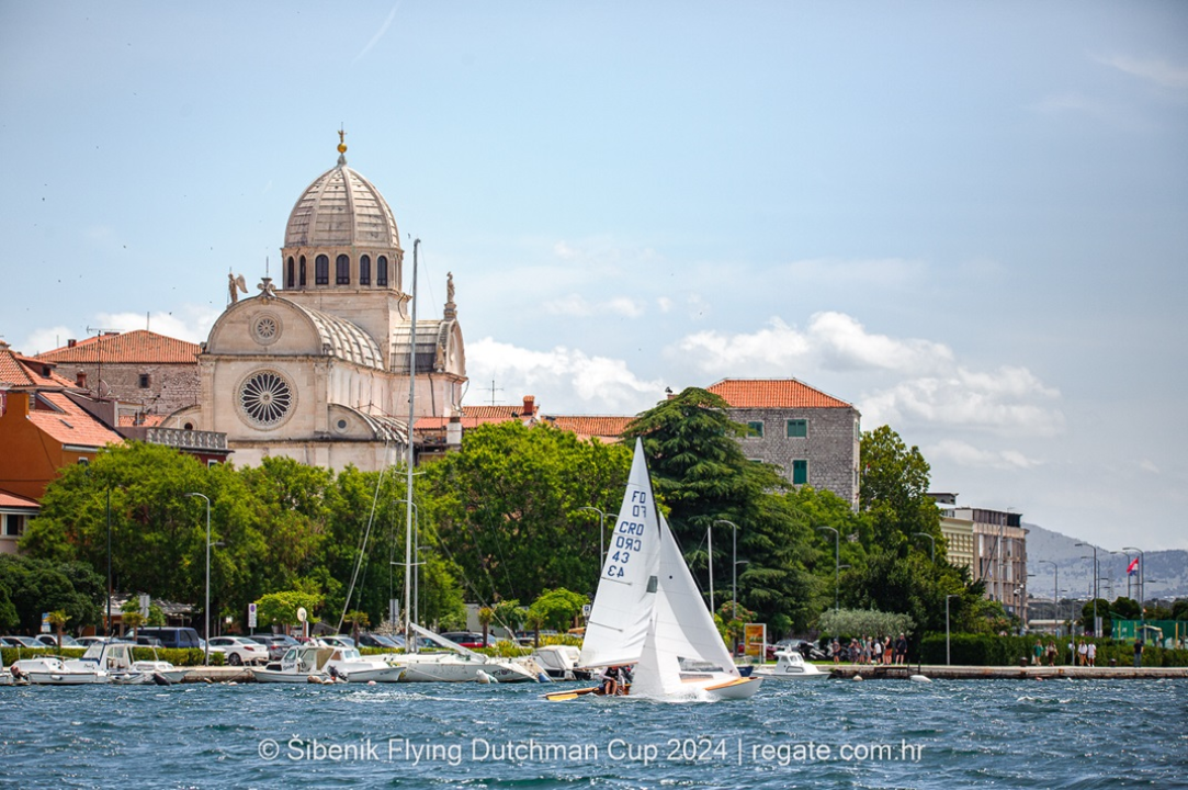 Mađarski jedriličari slavili na šibenskoj regati u jednoj od najbržih klasa i po povoljnom vjetru