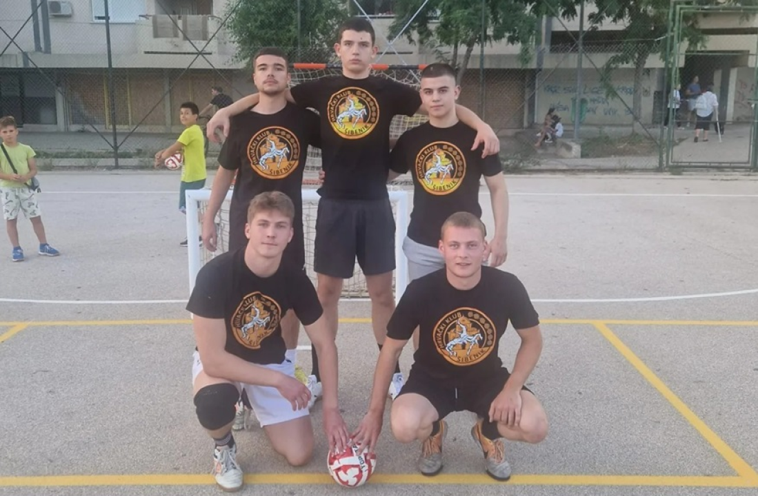 Završen prvi dan malonogometnog turnira Mini Masters Meterize, večeras od 20 sati nova uzbuđenja