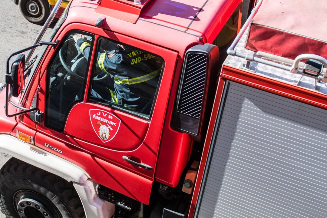 Vlasnik kuće u Ražinama koju je pogodio grom: 'Šteta je ogromna'