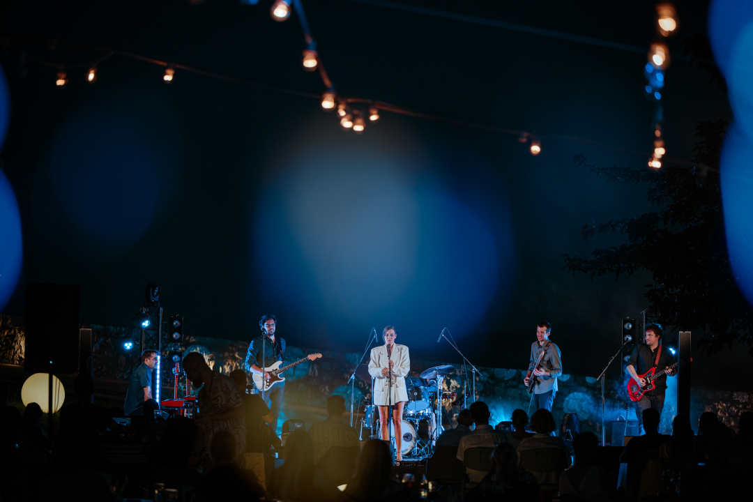 Natali Dizdar, vatromet i odlično raspoloženi Šibenčani: 'Odjednom mjesec izlazi točno iza nje'