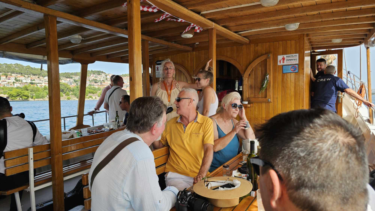 Turizam u Dalmaciji počeo je prije 180 godina u Šibeniku, a danas smo prošli rutom prvih turista