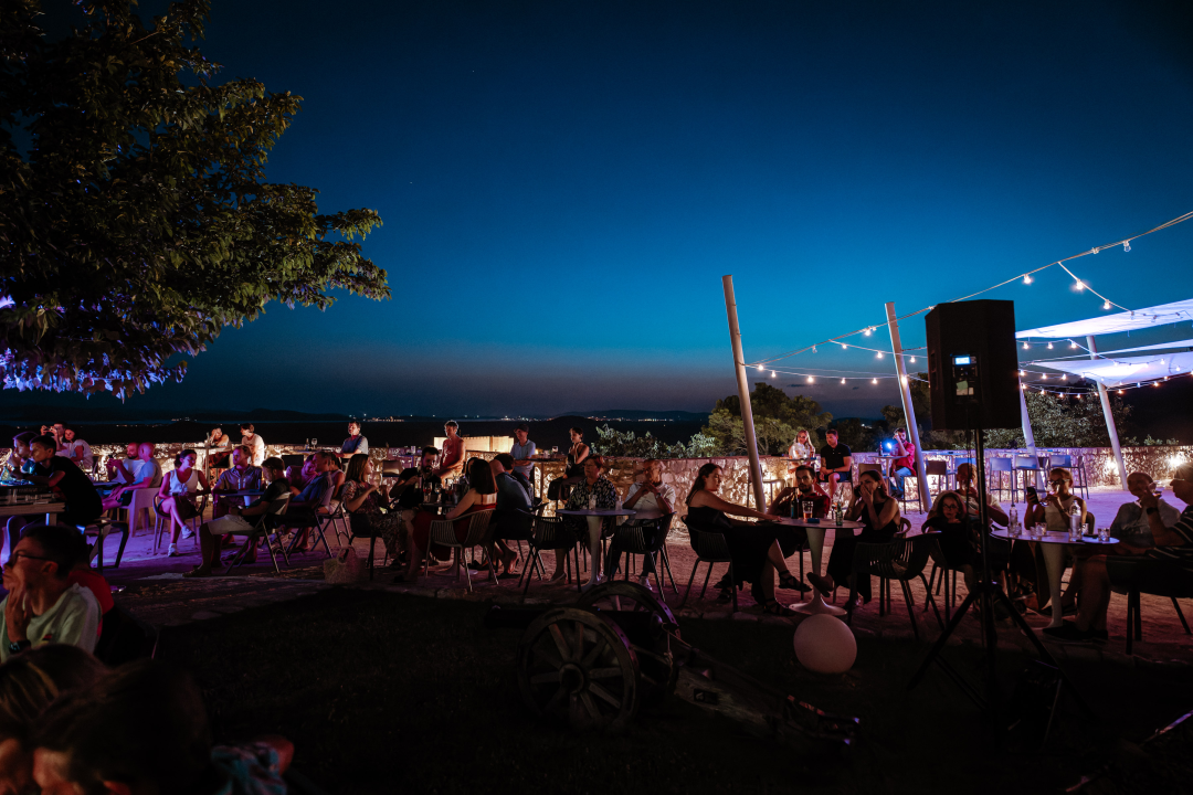 Čileanski gitarist svirao sa suprugom, šibenskim zetom, Nikolinom Kapitanović i Antom Bumbakom 