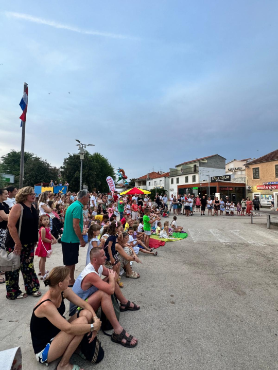 Klaun Spartanko oduševio najmlađe Pirovčane