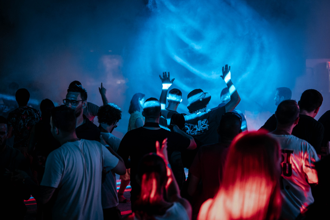 Pogledajte kako izgleda otvorenje plesne sezone u jednoj od najpoznatijih diskoteka u Dalmaciji 