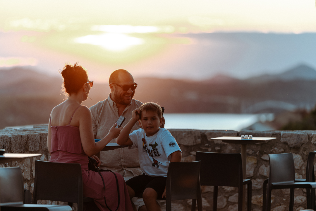 Nina Romić na Baroneu Djevojkom iz mog kraja rastjerala buru 