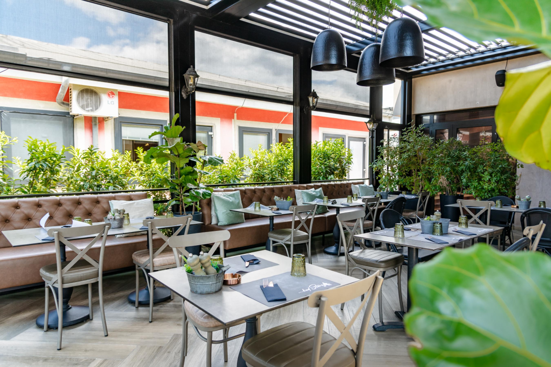 Uživajte u vanjskoj terasi bistroa Kod Starog