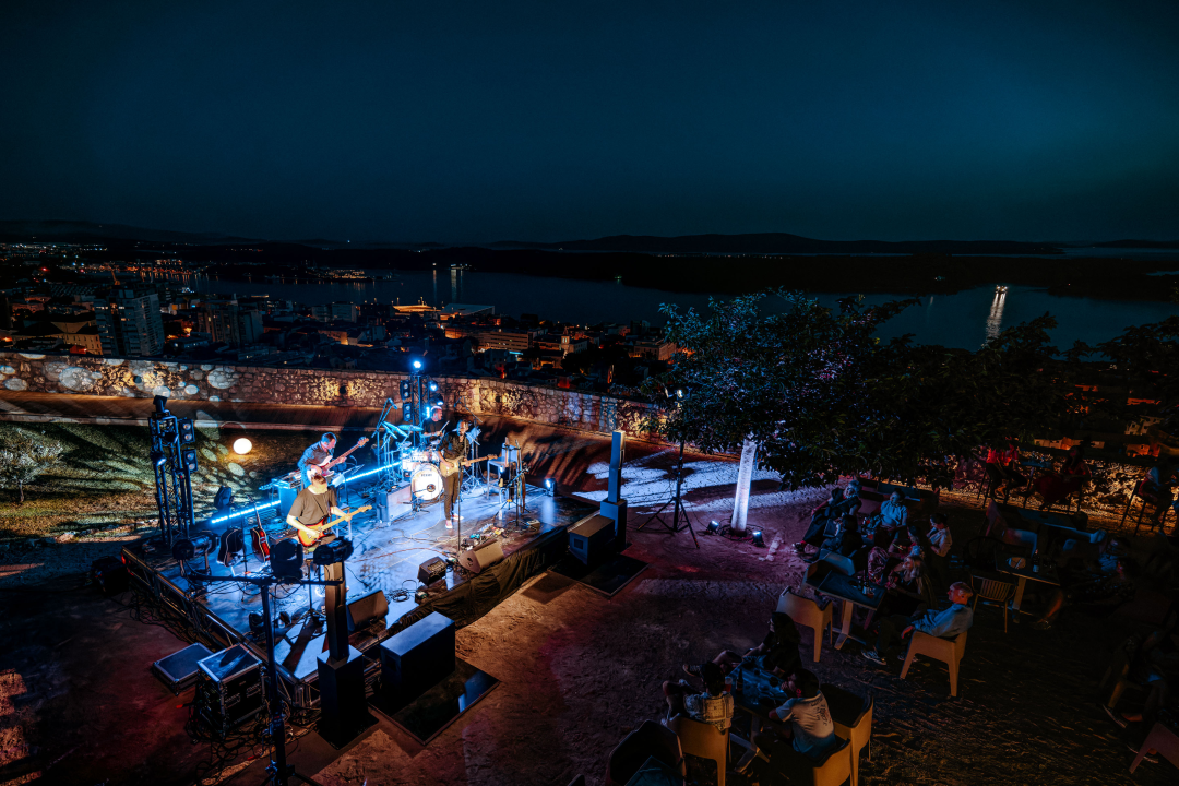 Ivan Pešut svirao od laganih balada do zagrijavanja za techno party na Martinskoj 