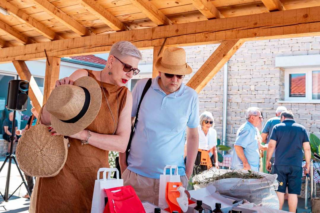 Tragom carskog jelovnika u Kistanjama s Dinom Bebićem, jela se janjeća jetrica