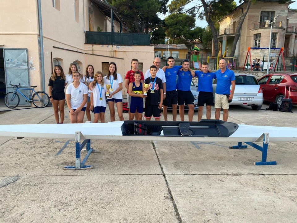 Tišnjanskim Dupinima dva naslova prvaka Hrvatske i jedno srebro