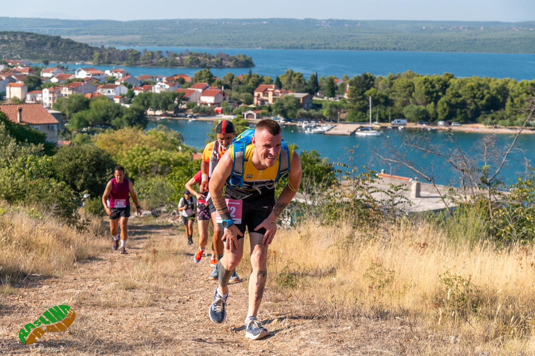 Održana prva utrka Raslina trail, staza prolazila kroz opožarena područja tog kraja