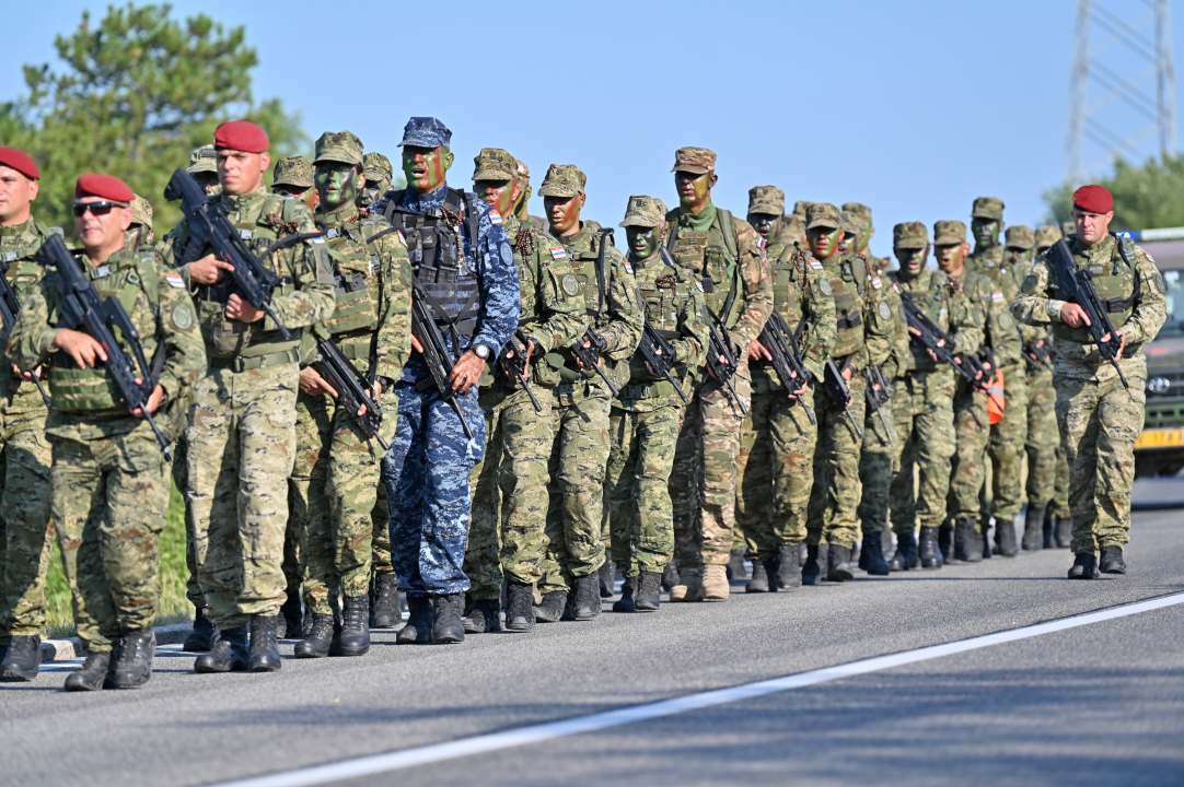 Dolaskom na kninsku tvrđavu završena obuka hrvatskih vojnika: 'Podigli smo zastavu, srce je puno ponosa'
