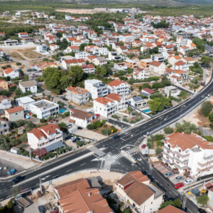 U Vodicama puštena u promet obnovljena cesta s dva nova rotora