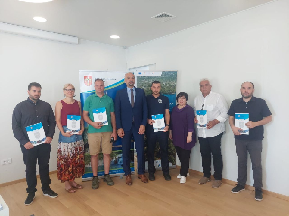 Župan Jelić potpisao ugovore vrijedne 18 tisuća eura: 'Drago mi je vidjeti lovačke i ribolovne udruge'