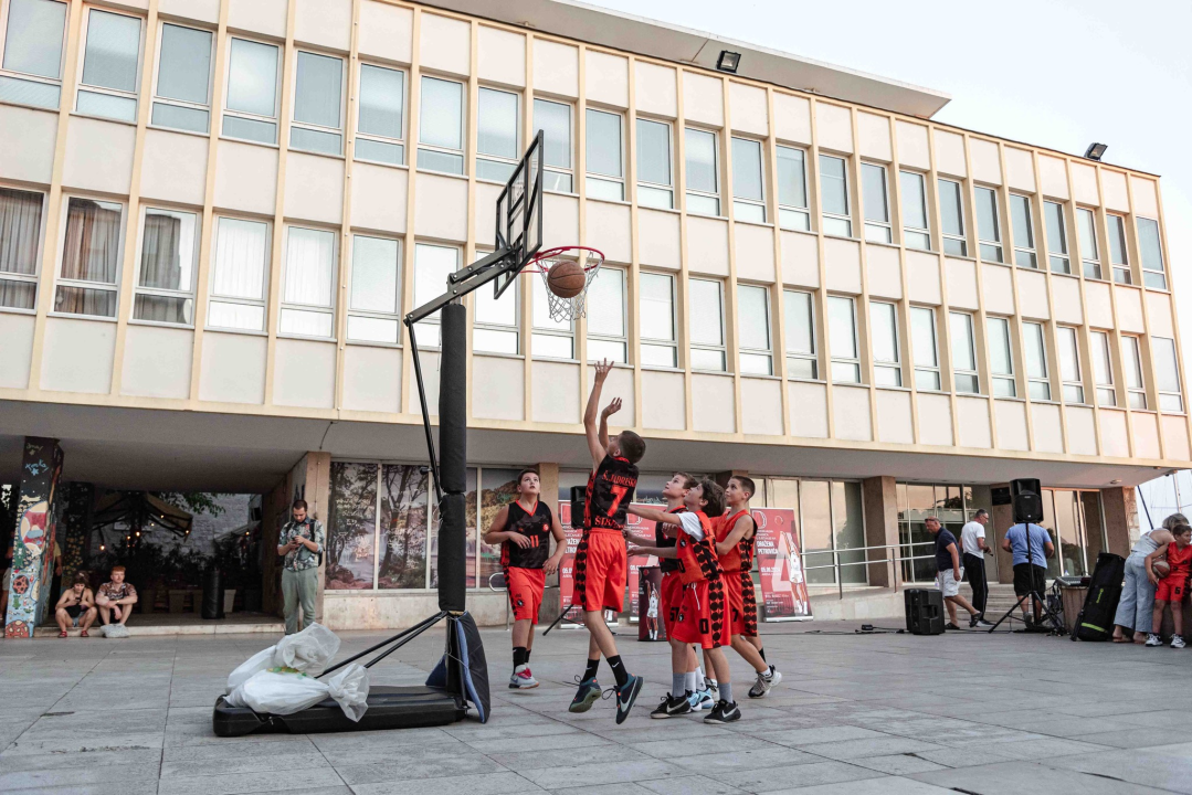 U Šibeniku održano druženje u spomen na Dražena: 'Imao je tri ljubavi - Šibenik, Hrvatsku i košarku'