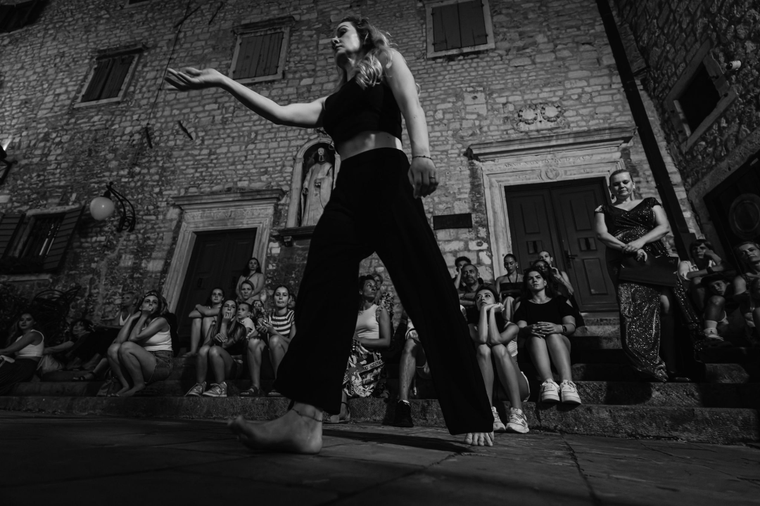 Snažne emocije, važne društvene teme i sjajna atmosfera obilježile su treću večer Šibenik Dance Festivala 