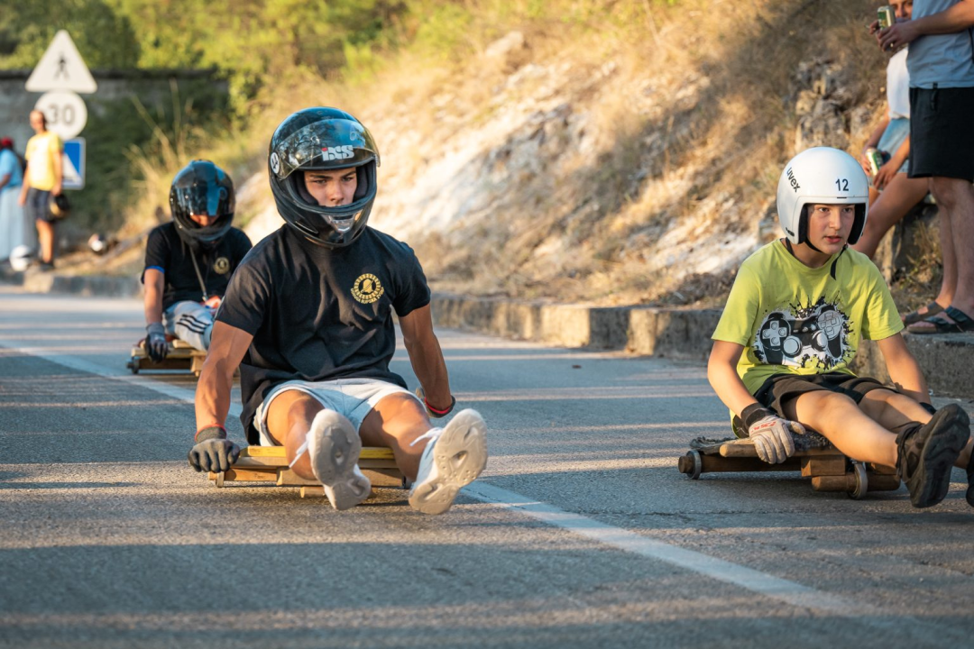 Više od 50 natjecatelja utrkivalo se na karićima kroz Rupe