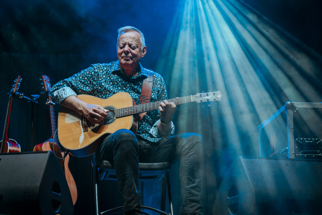 Gitaristička legenda Tommy Emmanuel na Mihovilu oduševio sviranjem tri dionice istovremeno 