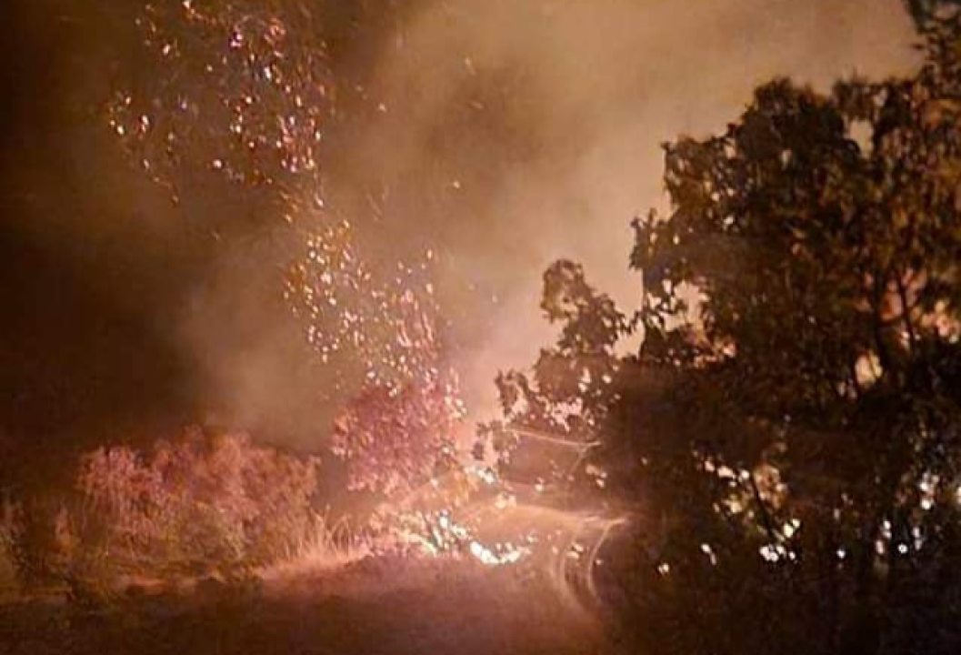 Vatrogasci cijelu noć na požarištima: I dalje gori na Crvenoj zemlji kod Knina