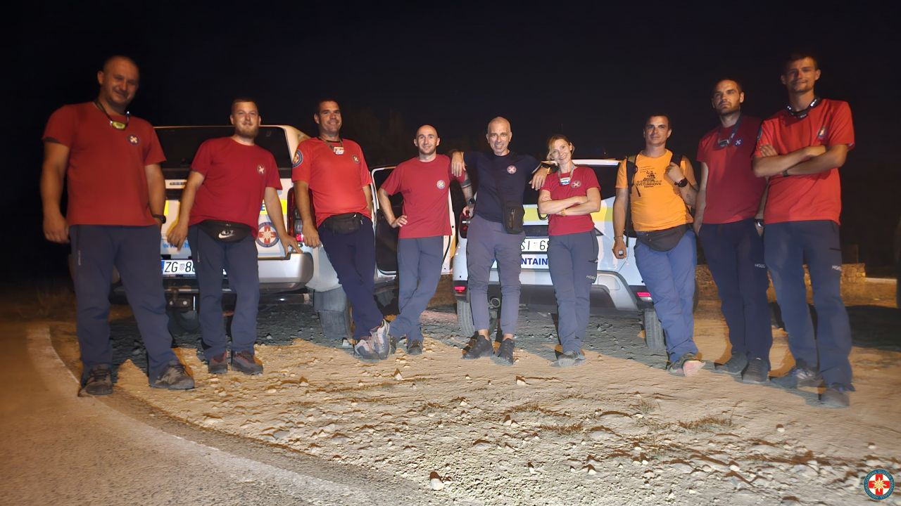 Sretan kraj potrage: U skradinskom zaleđu noćas pronađen izgubljeni stariji muškarac