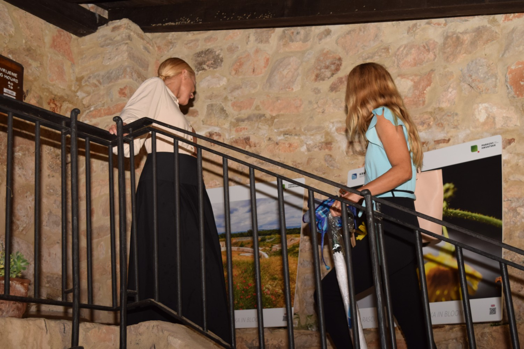 Na Skradinskom buku otvorena izložba 'Rascvjetana Krka'