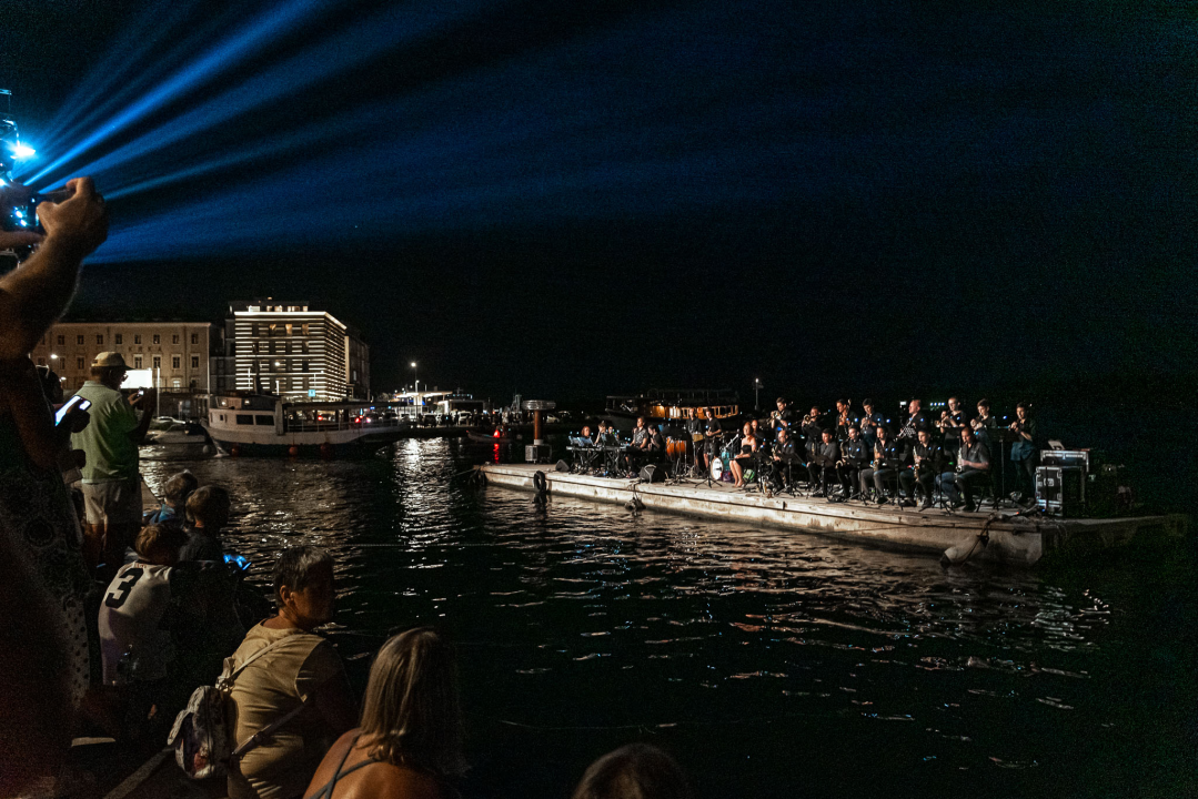 Uz Sjene, Big Band Šibenik i DJ-a obilježen dan kad je Šibenik dobio javnu rasvjetu na izmjeničnu struju