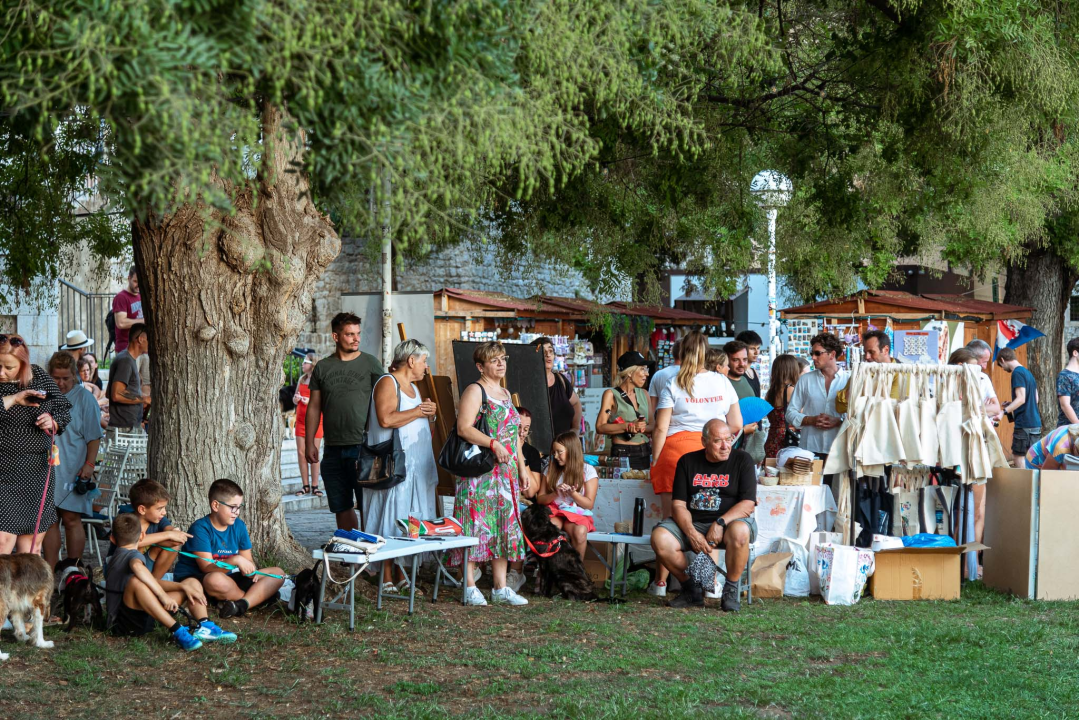 Šibenske šape rođendan proslavile izložbom pasa, tombolom i kvizom