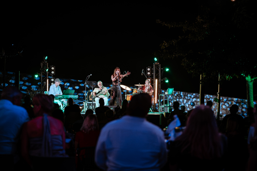 Black Coffee i Ana Uršula Najev na rasprodanom Baroneu: Spoj mladosti i iskustva