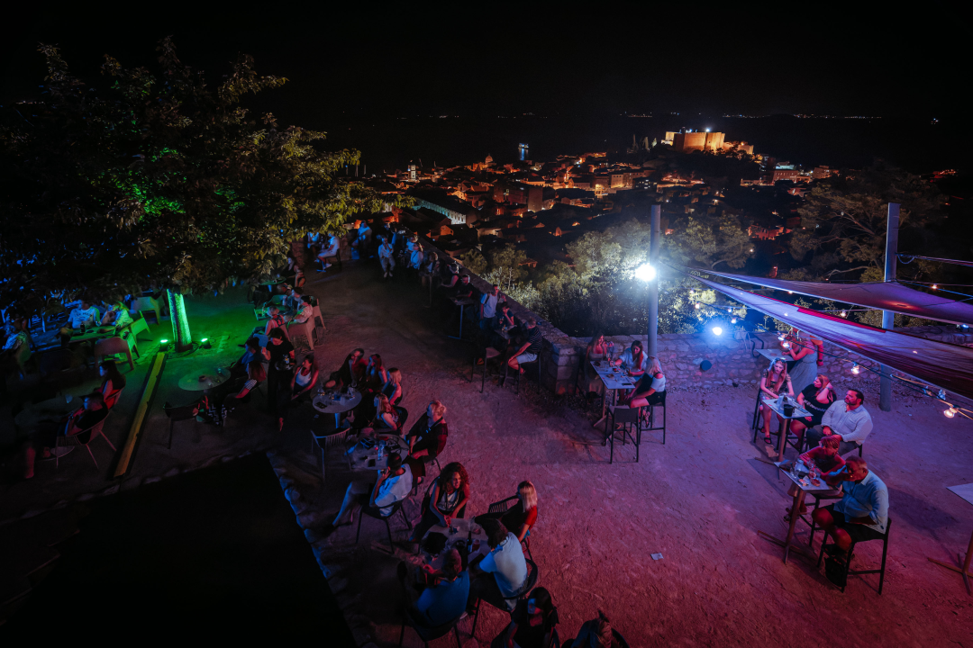 Black Coffee i Ana Uršula Najev na rasprodanom Baroneu: Spoj mladosti i iskustva