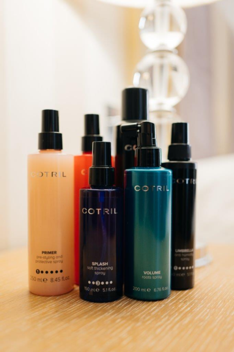 Glamurozna Iva Jerković zasjala na crvenom tepihu Venezia Film Festivala uz Cotril