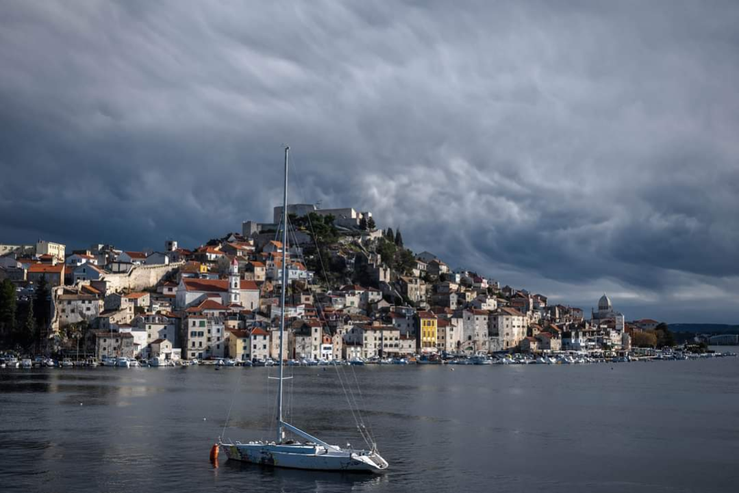 Upaljen meteoalarm: Stiže promjena vremena, južina i pljuskovi