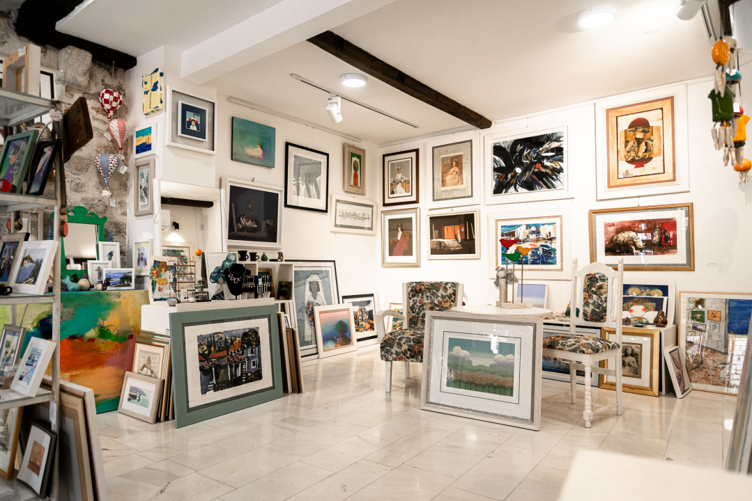 Jesenska kolekcija stigla je u izloge Galerije Juraj Dalmatinac