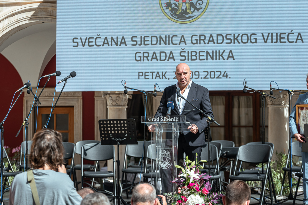 Ivica Tucak dobio nagradu za životno djelo Grada Šibenika: 'Ovo puno znači'