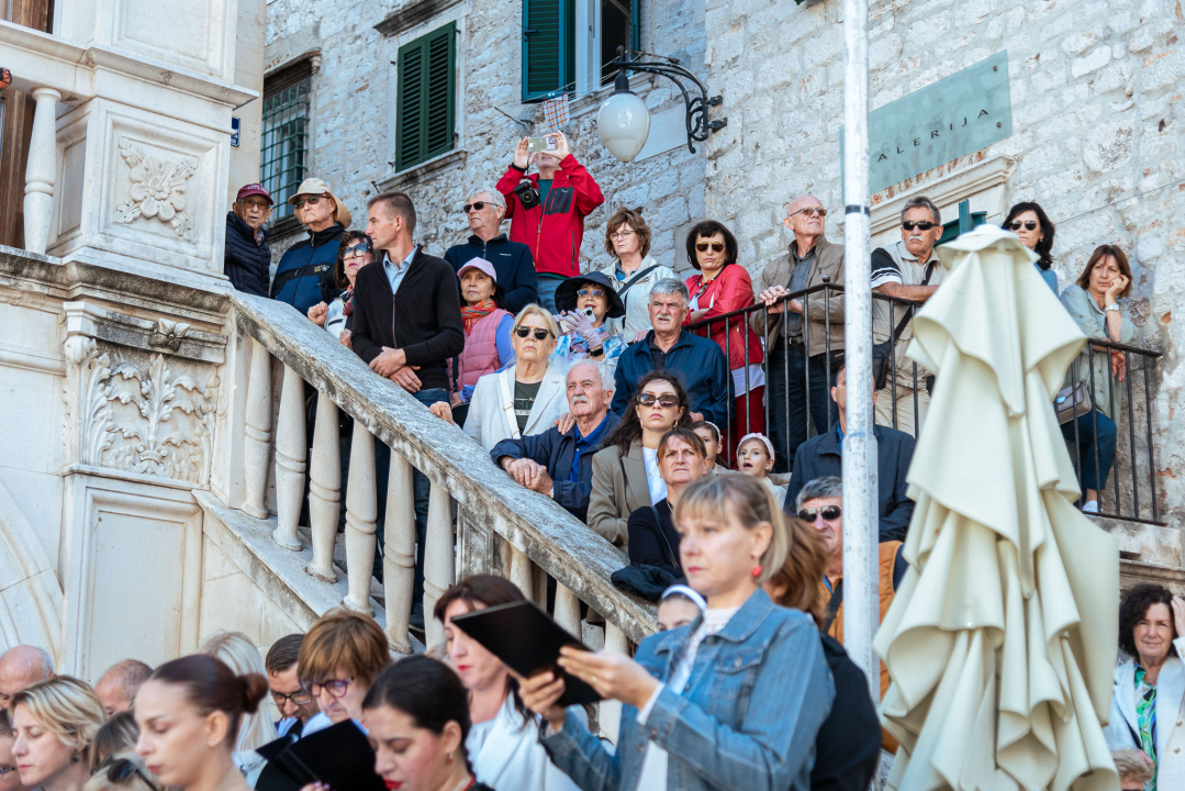 Povodom Dana Šibenika održana tradicionalna svečana procesija ulicama grada i sveta misa