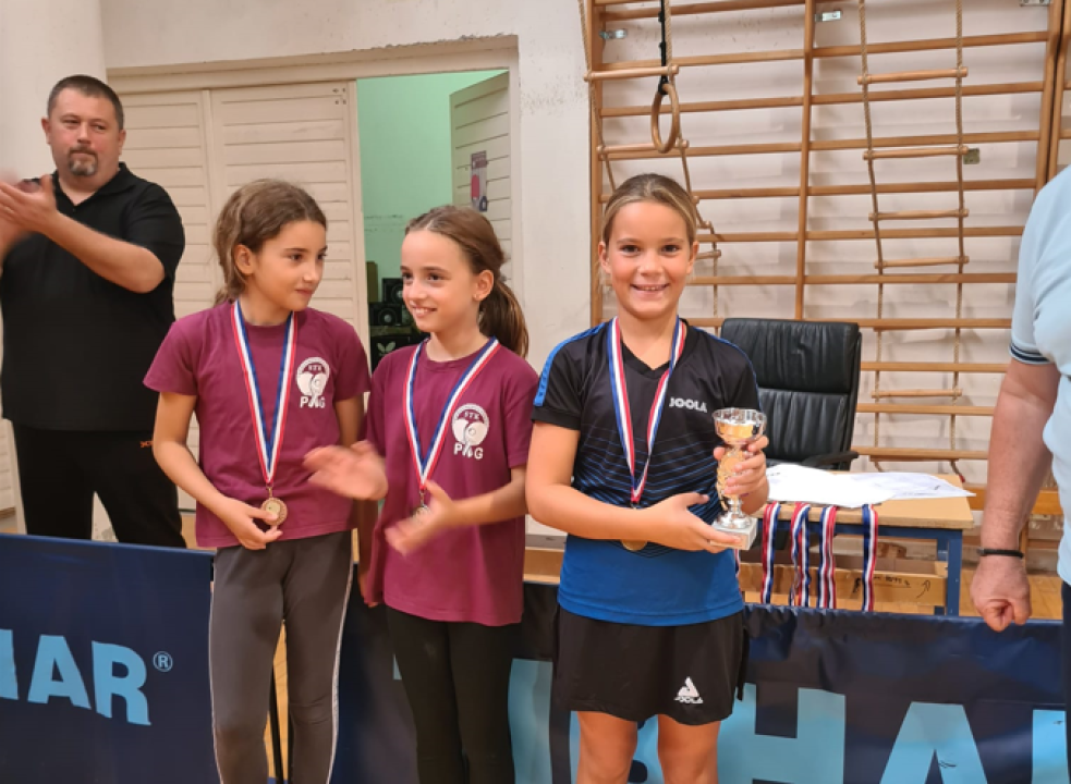 Dvoje mladih stolnotenisača Šibenika do prvog mjesta u Pagu