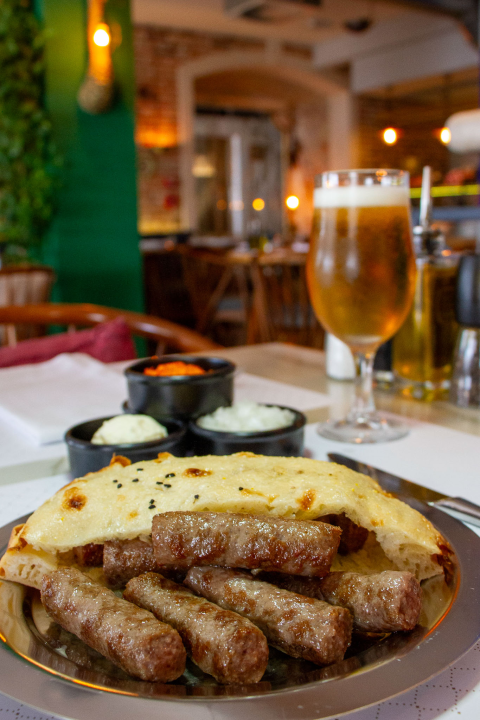 Meso u centru pažnje: Bronzin predstavlja ćevape 